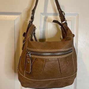 Fossil vintage leather brown shoulder bag with silver tone accent and ha…